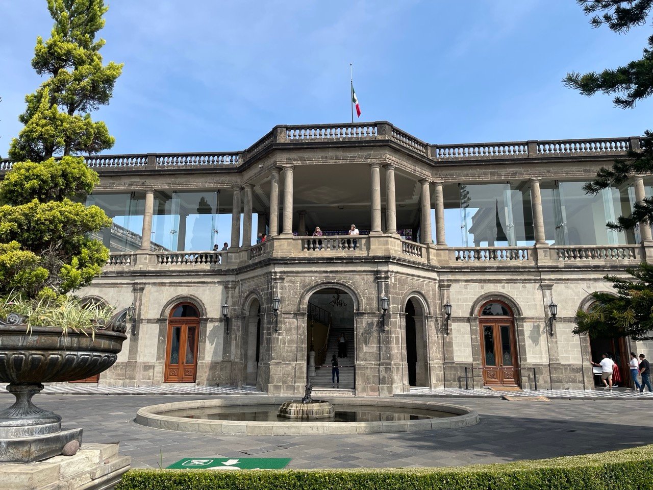 El Centinela del Valle: Mi Recorrido por el Castillo de Chapultepec